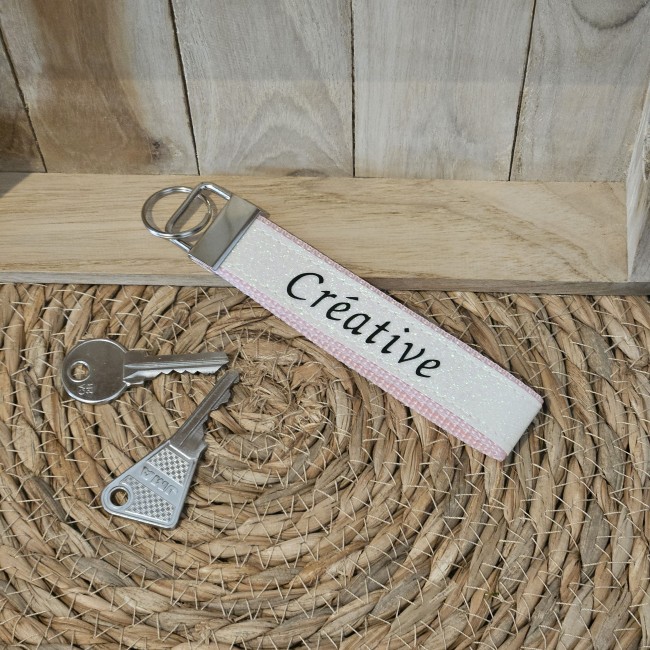 Porte clés message CRÉATIVE coloris rose tendre