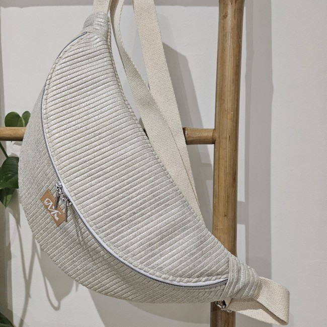 20260714_123049 Sac banane en velours côtelé coloris beige lurex argenté