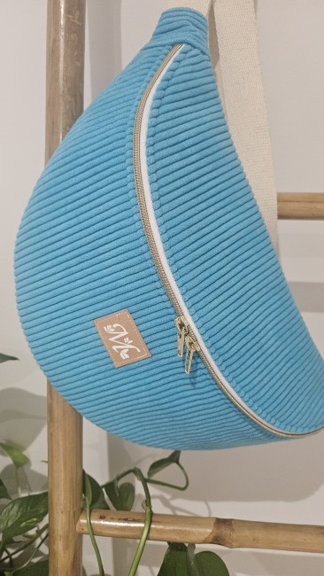 Sac banane en velours côtelé coloris turquoise 