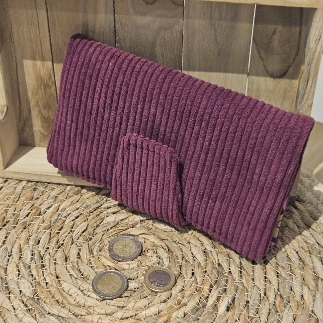Portefeuille POPY velours côtelé aubergine modèle Maria