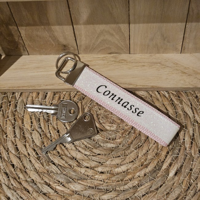 Porte clés message Connasse coloris rose tendre
