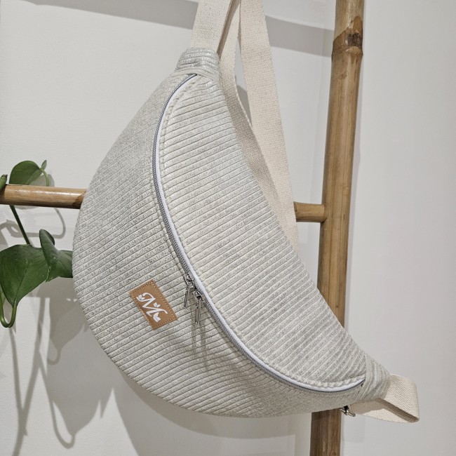 20260714_123045 Sac banane en velours côtelé coloris beige lurex argenté