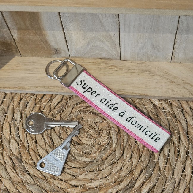 Porte clés message SUPER AIDE À DOMICILE coloris rose foncé
