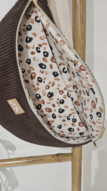 Sac banane en velours côtelé coloris chocolat 