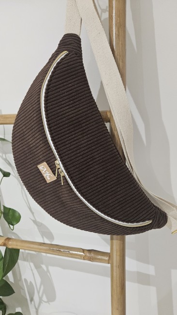 Sac banane en velours côtelé coloris chocolat 