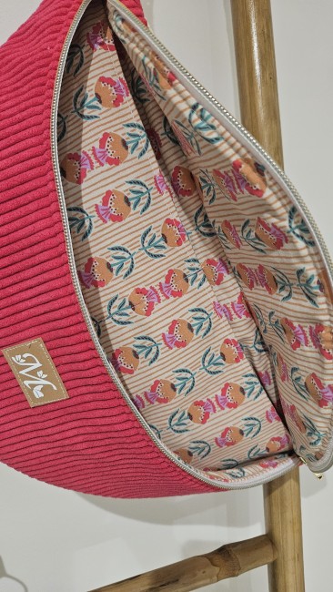 Sac banane en velours côtelé coloris fuchsia 