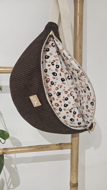 Sac banane en velours côtelé coloris chocolat 