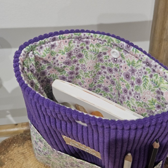 20260715_192447 Pochette pour livre de poche en velours côtelé coloris violet