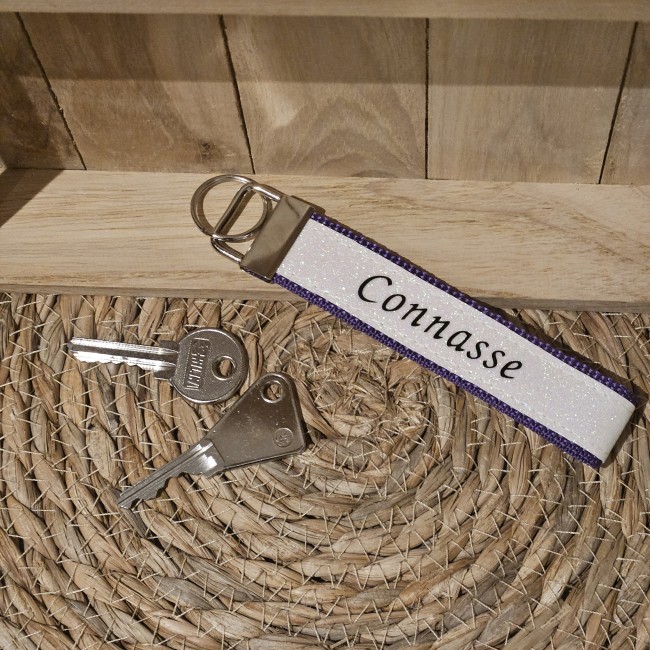 Porte clés message Connasse coloris violet