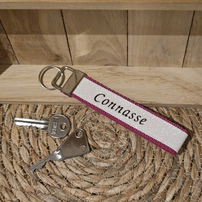 Porte clés message Connasse coloris fuchsia