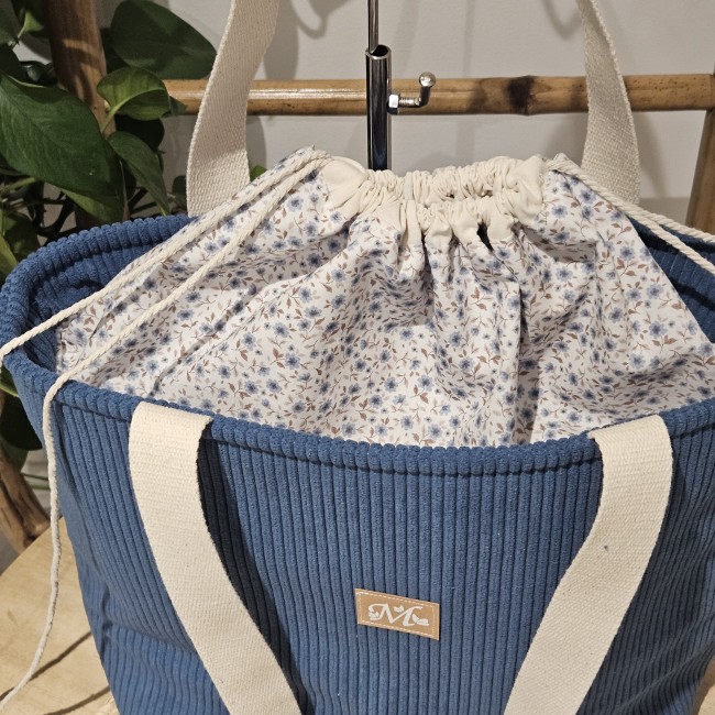 cabas fourre tout en velours côtelé coloris bleu jeans 