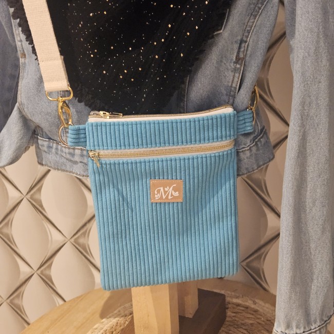 Pochette bandoulière l’essentiel velours côtelé coloris turquoise et intérieur coton graphique