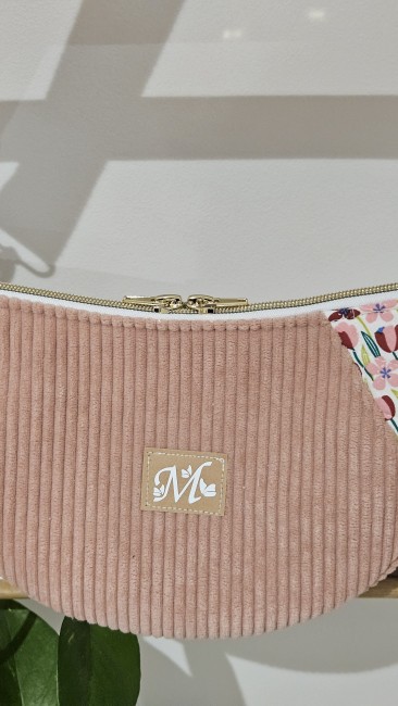 Sac demi lune en velours côtelé coloris bois de rose et coton fleuri 