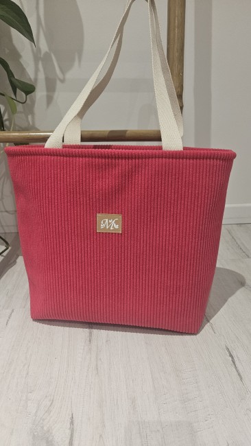 cabas fourre tout en velours côtelé coloris fuchsia 