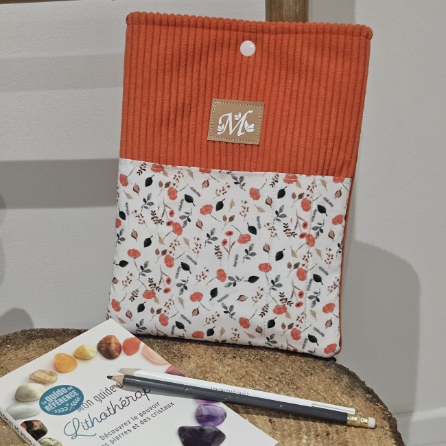 20260715_190628 pochette pour livre de poche en velours côtelé orange