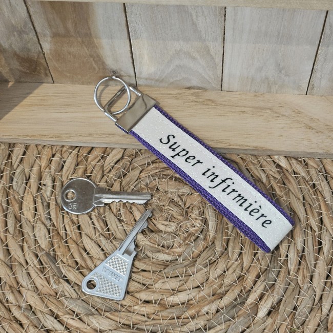 Porte clés message Super infirmière coloris violet