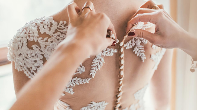 tissus et dentelle pour coudre une robe de mariée