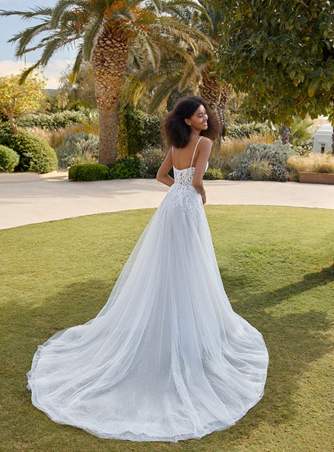 Robe de mariée pas chère, destockage suite fermeture Tiffany Mariée, affaire exceptionnelle.