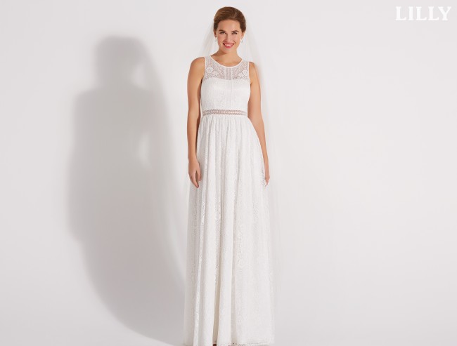 Robe de mariée en dentelle de la marque LILLY, TAILLE 40 DESTOCKAGE Robe de mariée en dentelle de la marque LILLY, TAILLE 40 DESTOCKAGE