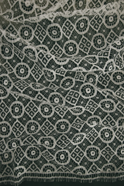Dentelle pour robe de mariée, dentelle géométrique, dentelle de Caudry, dentelle de Calais Dentelle pour robe de mariée, dentelle géométrique, dentelle de Caudry, dentelle de Calais