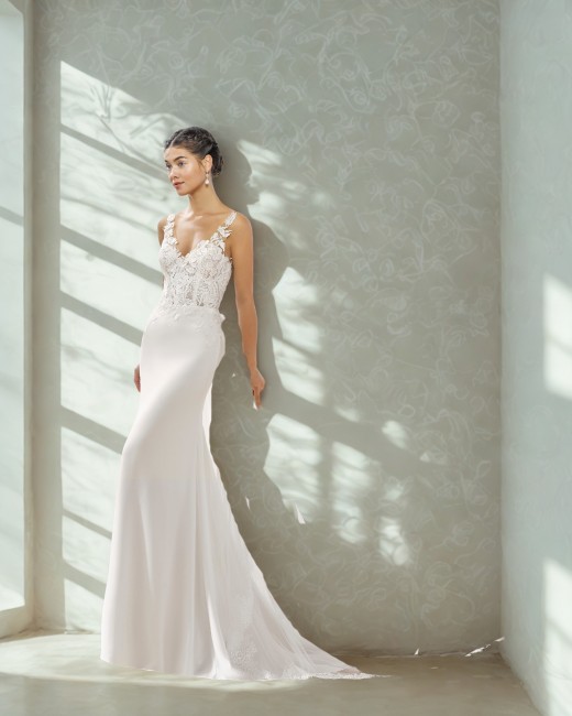Robe de mariée sirène, DESTOCKAGE, affaire exceptionnelle. Robe de mariée près du corps