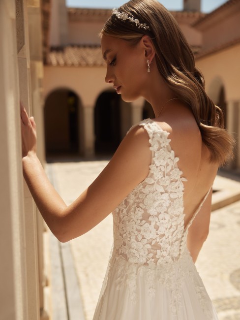 Robe fluide modèle FLUORITE de Bianco, 