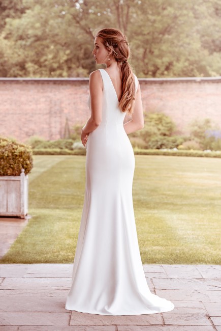 robe de mariée près du corps, coupe sirène, modèle épuré, destockage, bonnes affaires