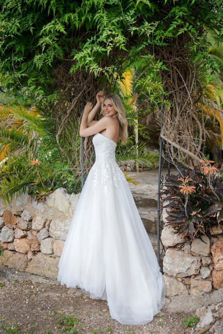 Robe de mariée princesse, destockage, bonnes affaires Robe de mariée princesse, destockage, bonnes affaires