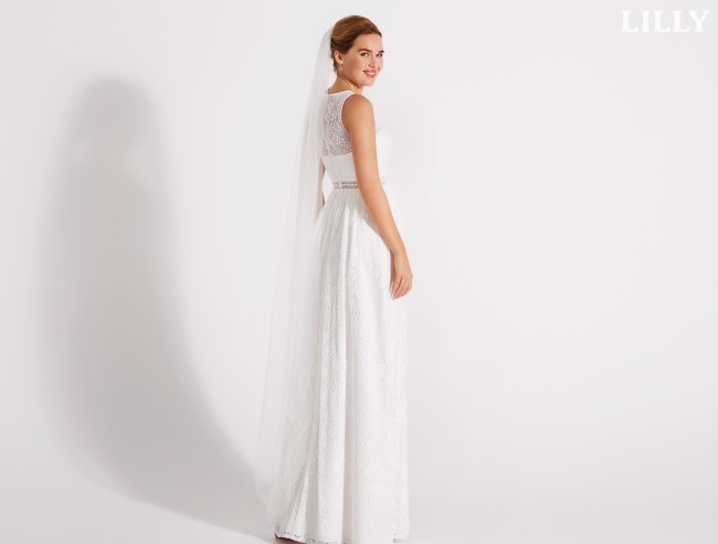 Robe de mariée en dentelle de la marque LILLY, TAILLE 40 DESTOCKAGE Robe de mariée en dentelle de la marque LILLY, TAILLE 40 DESTOCKAGE