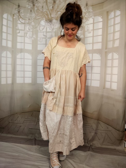 Pièce unique , robe linge ancien , broderies main , bohème shabby
