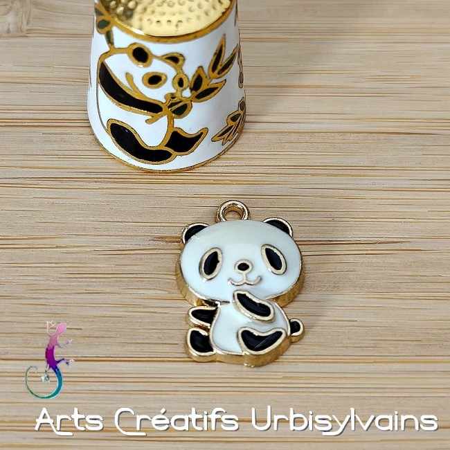 Breloque panda en émail cloisonné et métal doré 20x14mm