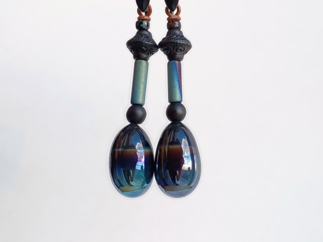 Boucles d'Oreilles Gouttes à Effets, Noir/Bleuté/Métallisé, Verre Filé au Chalumeau  "Elégance de Psyché"