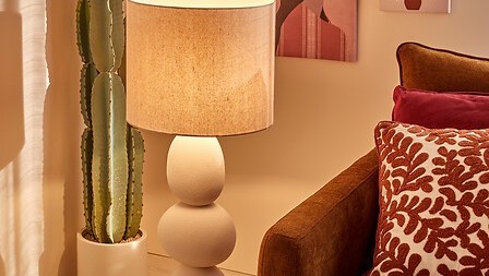 lampadaire éclairé 