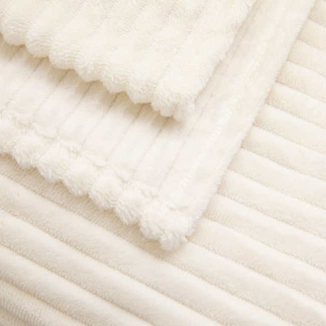 Plaid flanelle relief 125 × 150 cm | Irisia Maison Plaid flanelle relief 125 × 150 cm | Irisia Maison
