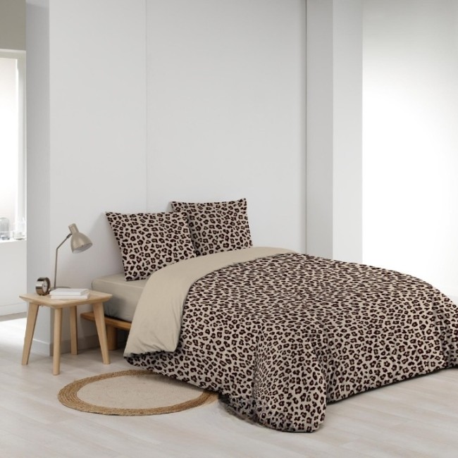 Parure de lit 240x220 cm microfibre léopard | Irisia Maison Parure de lit 240x220 cm microfibre léopard | Irisia Maison