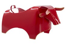 Taureau porte‑bouteille métal décoratif avec bouteille de vin