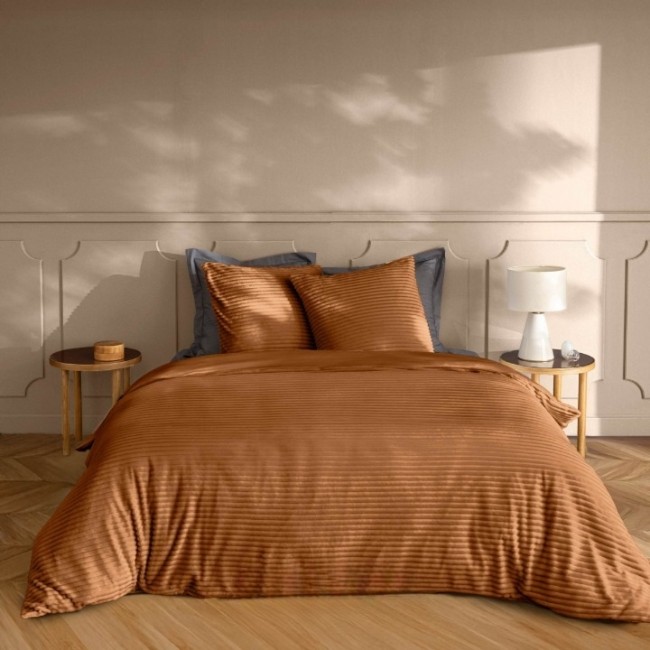 Parure de lit camel flanelle veloutée 240 × 220 cm | Irisia Maison Parure de lit camel flanelle veloutée 240 × 220 cm | Irisia Maison
