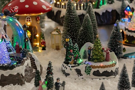 Village de Noël lumineux sapin et enfants 6 LED | Irisia Maison