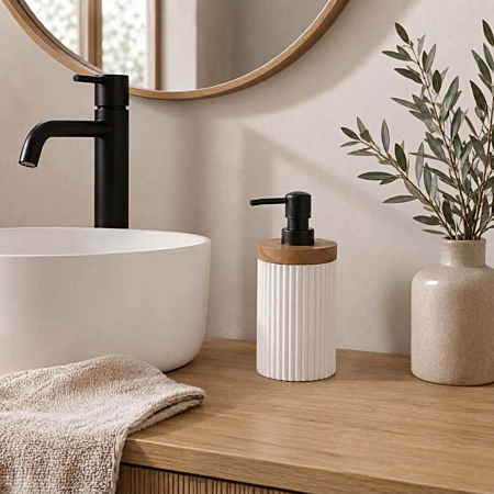 Distributeur de savon blanc Niagara 17 cm | Irisia Maison Distributeur de savon blanc Niagara 17 cm | Irisia Maison