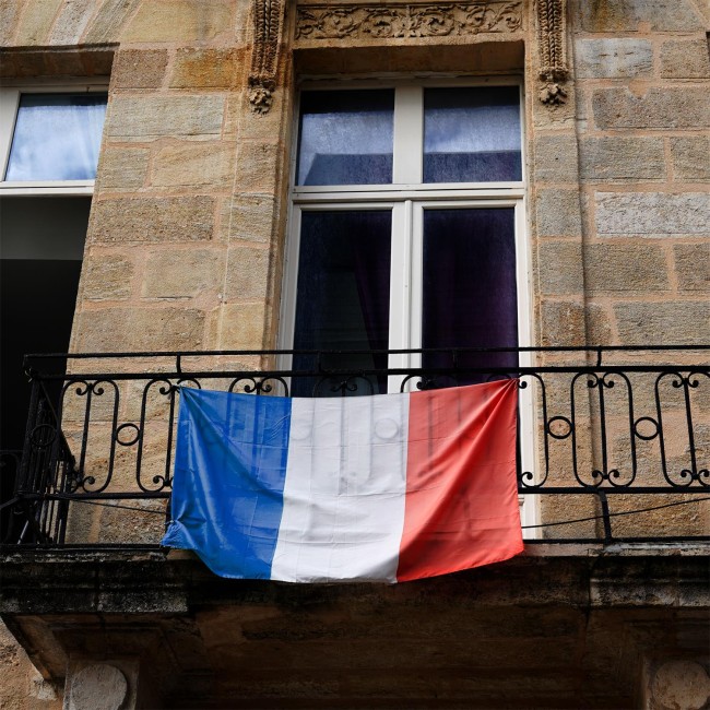 Drapeau français tricolore 70 × 50 cm | Irisia Maison