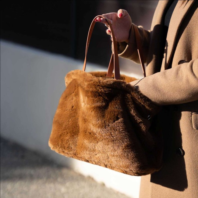 sac bandoulière marron fausse fourrure 450 g/m² 24x15 cm