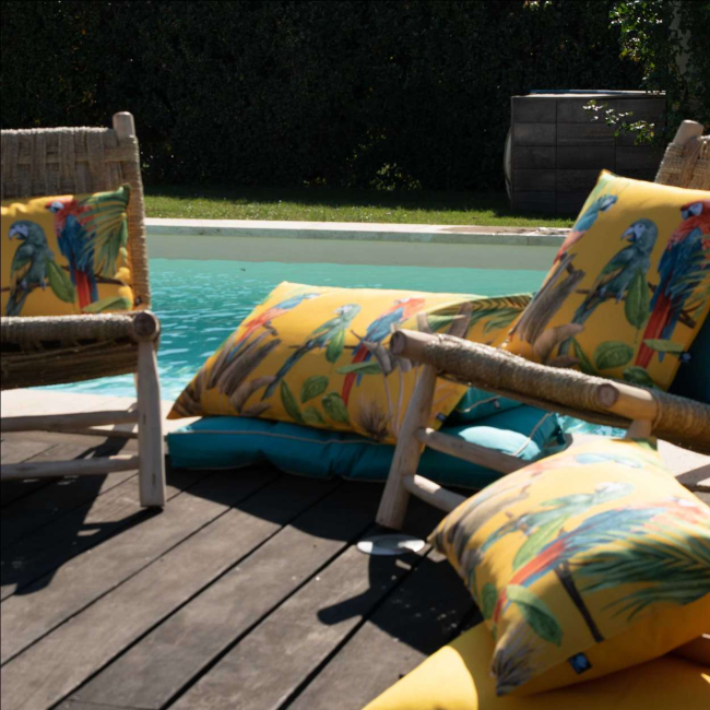 coussin exterieur aras soleil sud etoffe motif exotique anti uv deperlant jardin