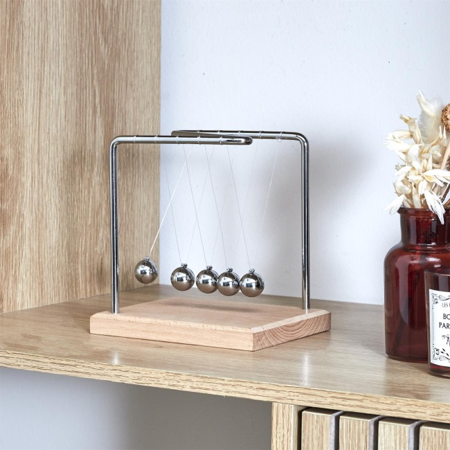 pendule de Newton décoration bureau