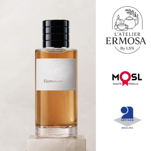 Utilisation sur un brûle-parfum Placez un fondant parfumé dans la coupelle supérieure du brûle-parfum. Insérez une bougie chauffe-plat dans la partie inférieure. Allumez la bougie le fondant fond