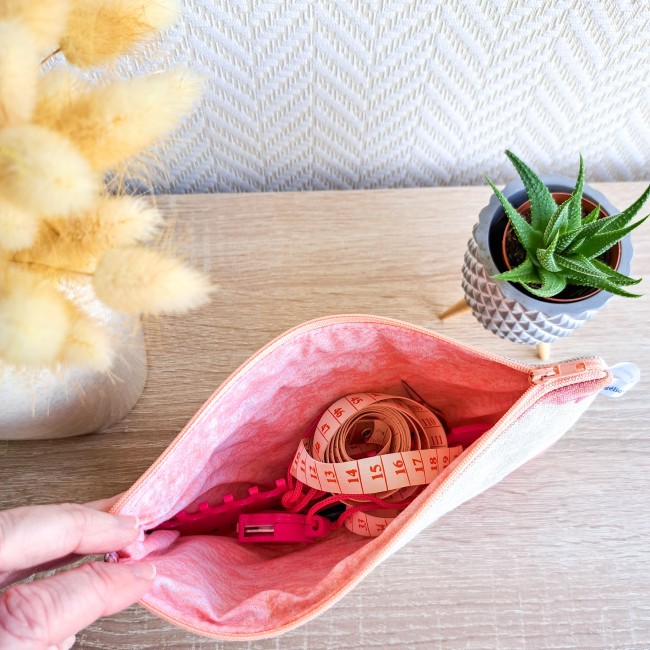 pochette-mercerie-rose-vintage-Angélique-La-fée-En-Fil pochette mercerie rose vintage