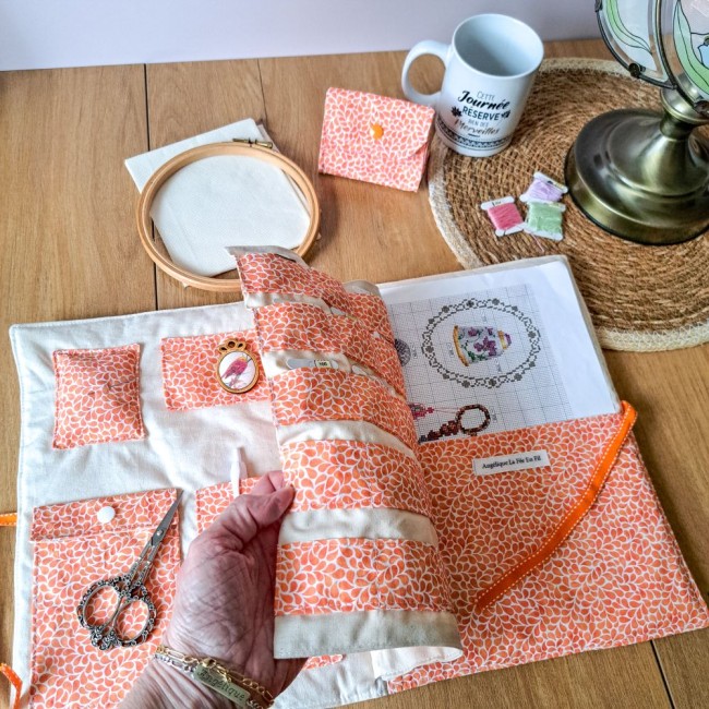 rangement pour accessoire de broderie et diagramme de point de croix compté