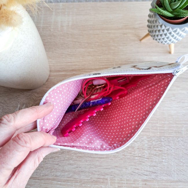 pochette-petit-materiel-diy-rose-gris-Angélique-La-fée-En-Fil pochette petit matériel DIY rose