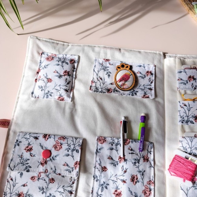 trousse de brodeuse fleurs rose sofia accessoires point de croix