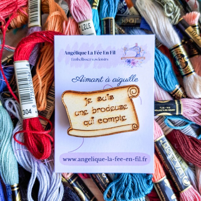 porte aiguille aimanté en bois avec message pour broderie