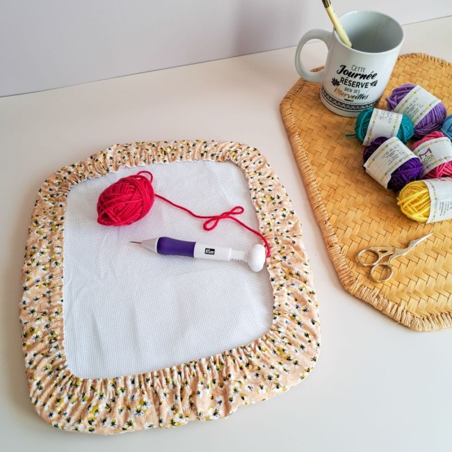 grime guard beige miel pour punch needle